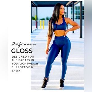 SOLD ON Ⓜ️…….NWT Bombshell Sportswear Blue Gloss Leggings